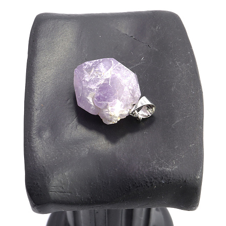 Подвеска не обработанный камень Аметист - привлекает любовь