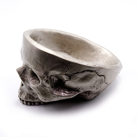 Пепельница Череп  символизирует защиту от внезапной смерти d-12см L-17см ХРУПКОЕ