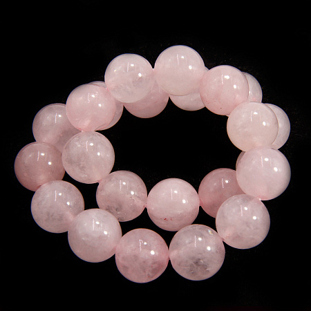 Браслет из камня Розовый кварц приносящий очарование и магнетизм 8мм