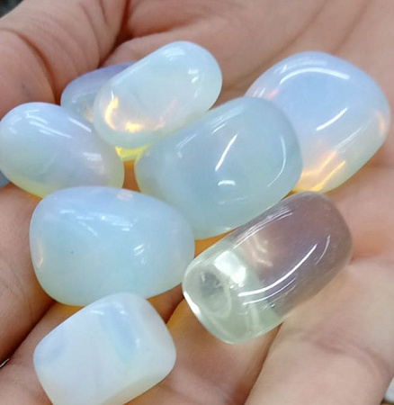 Камень Галтовка Лунный камень талисман чистой искренней любви и верности