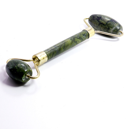 Роликовый массажер из натурального камня Байкальский Нефрит для лица и тела 13.5см