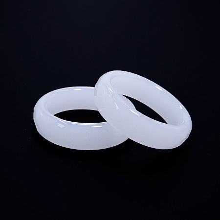 Кольцо из камня граненное Белый агат для привлечения счастья размер 19мм