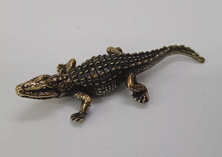 Статуэтка из бронзы Крокодил дарует защиту и является символом мужской сексуальной силы  