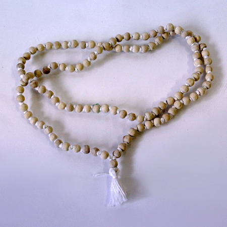 Четки из дерева УЦЕНКА 103-115 бусин Ним Из святого места Вриндаван 8мм